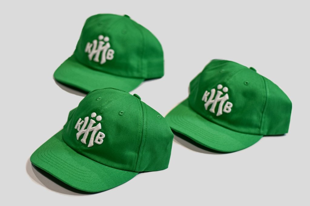 Каштани та Батьківщина-Мати: добірка українських брендів, що створюють речі з київською символікою 9