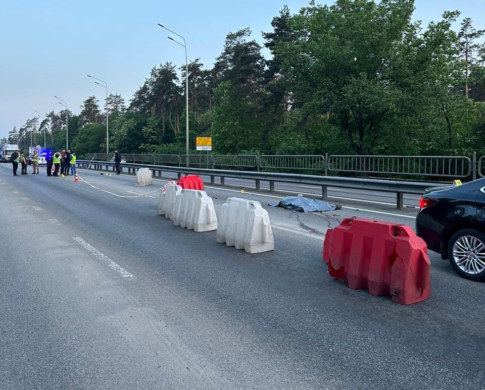 У Києві суддя на Lexus на блокпосту збив військовослужбовця: нацгвардієць загинув на місці 5