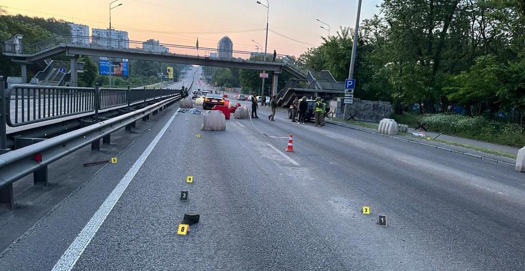 У Києві суддя на Lexus на блокпосту збив військовослужбовця: нацгвардієць загинув на місці 7