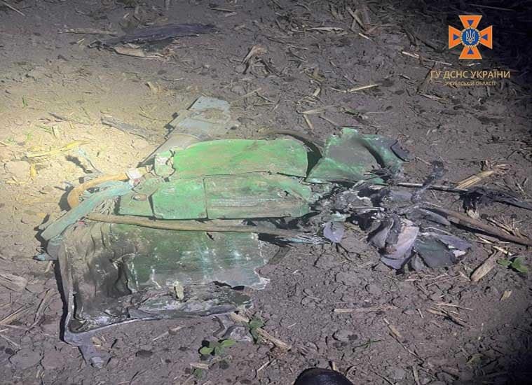 На Київщині після нічної атаки уламки ракет впали у шести населених пунктах: наслідки руйнувань 13