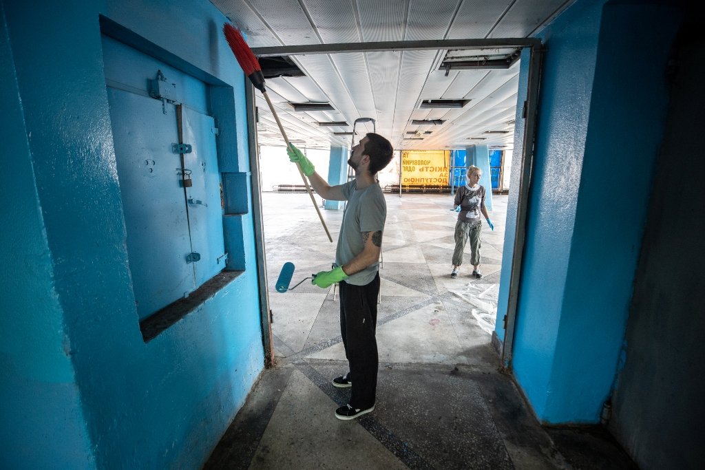 До дня Києва шеф-кухар Євген Клопотенко з волонтерами відмили Житній ринок 2