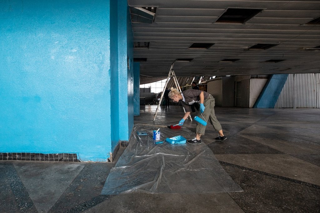 До дня Києва шеф-кухар Євген Клопотенко з волонтерами відмили Житній ринок 3