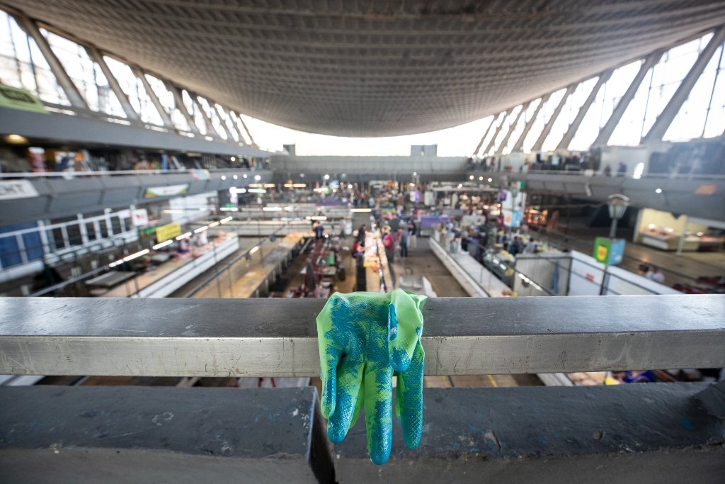 До дня Києва шеф-кухар Євген Клопотенко з волонтерами відмили Житній ринок 8