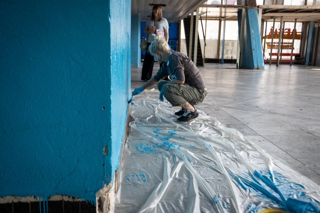 До дня Києва шеф-кухар Євген Клопотенко з волонтерами відмили Житній ринок 10