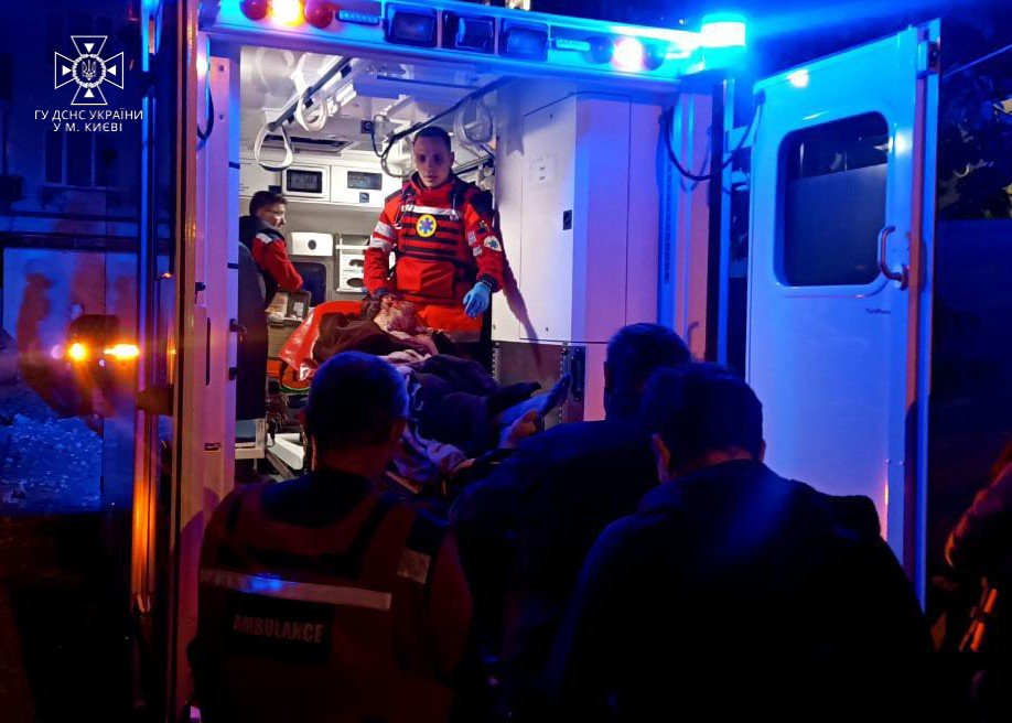 Масована атака Києва 30 травня: через обстіл у трьох районах сталися пожежі 2