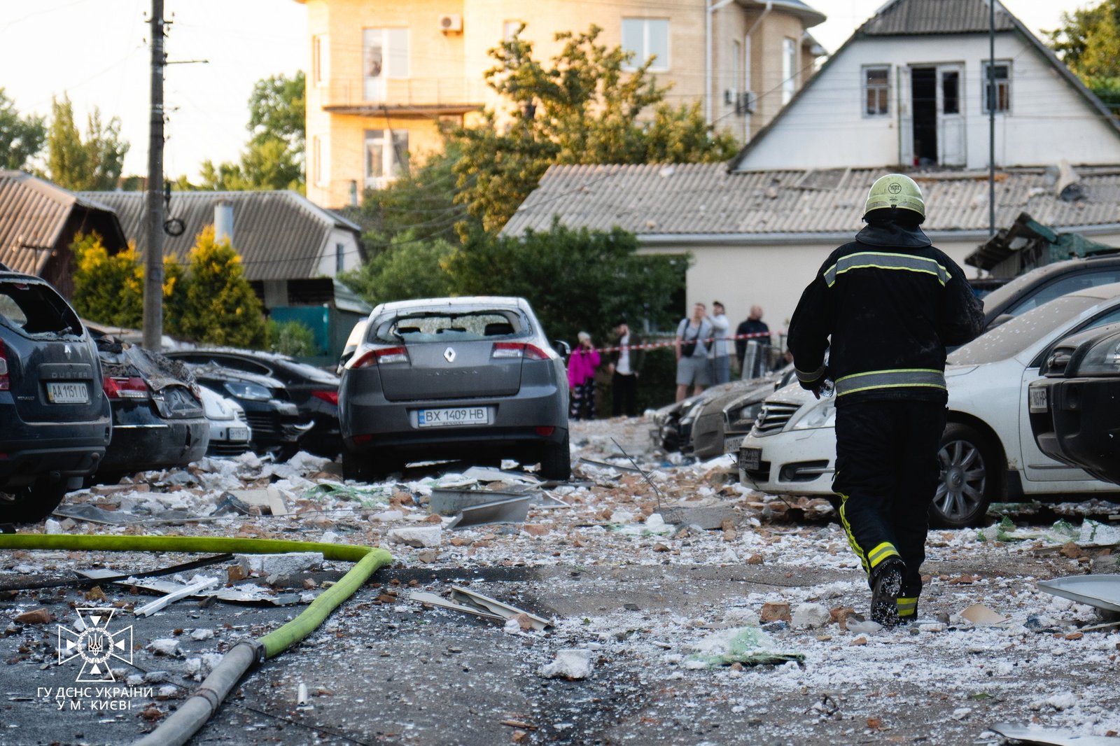 Масована атака Києва 30 травня: через обстіл у трьох районах сталися пожежі 3