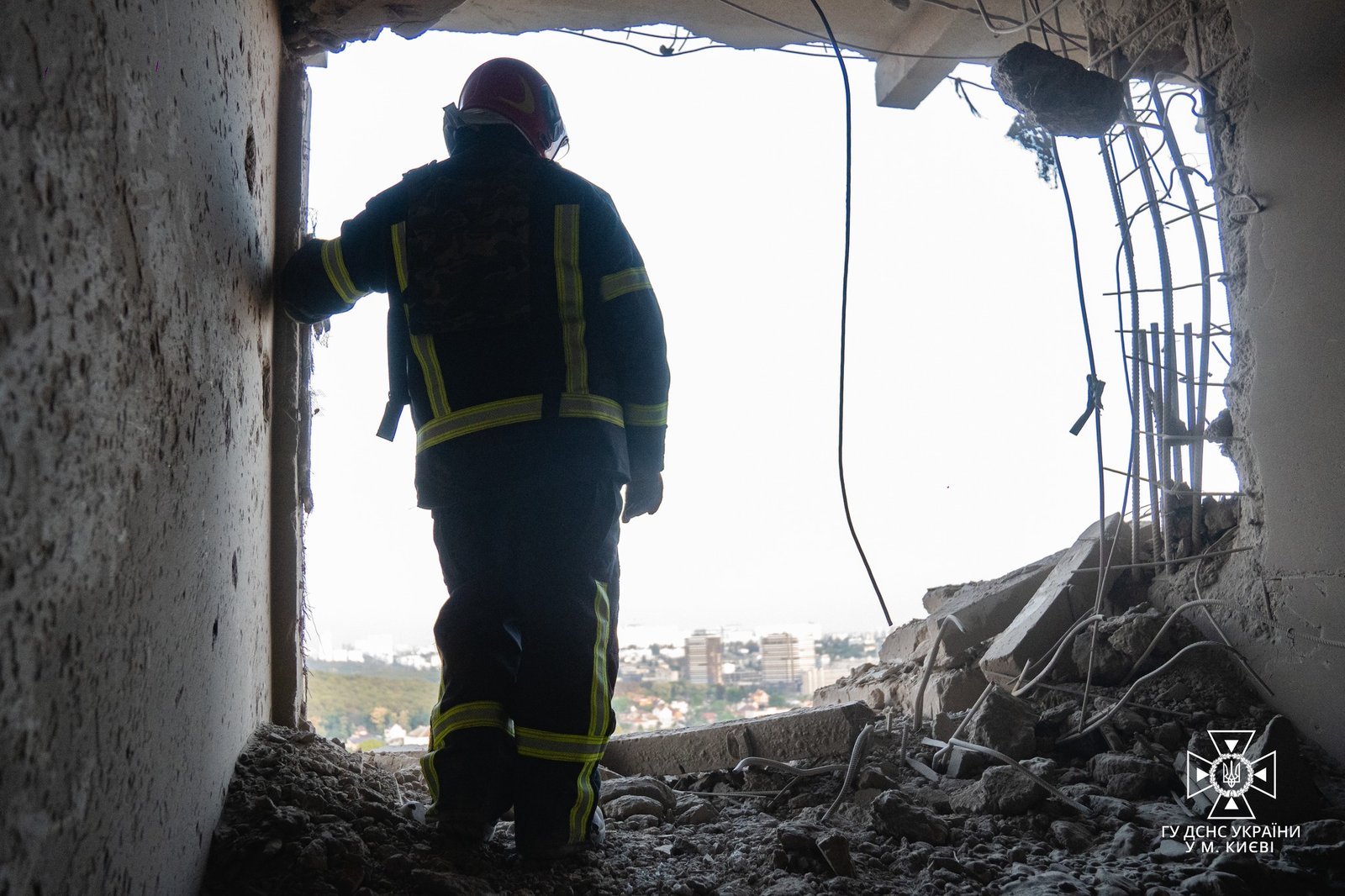 Масована атака Києва 30 травня: через обстіл у трьох районах сталися пожежі 4