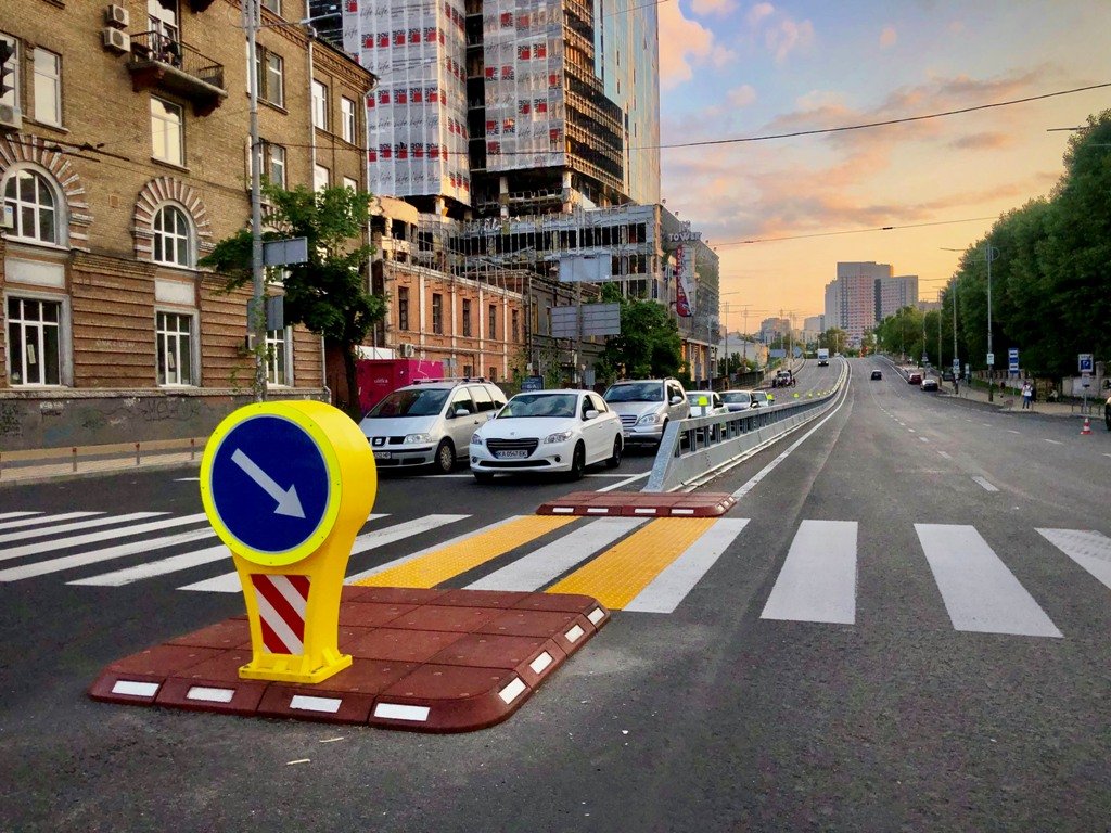 У Києві завершили ремонти двох вулиць: що замінили і як зараз виглядають 2