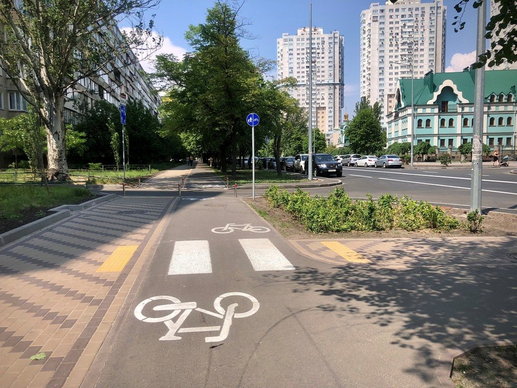 У Києві завершили ремонти двох вулиць: що замінили і як зараз виглядають 3