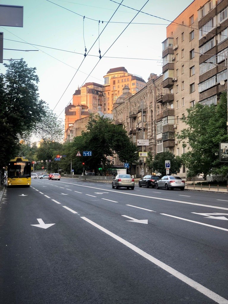 У Києві завершили ремонти двох вулиць: що замінили і як зараз виглядають 5