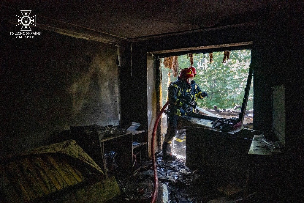 У Києві на Лук'янівці згоріла квартира 2
