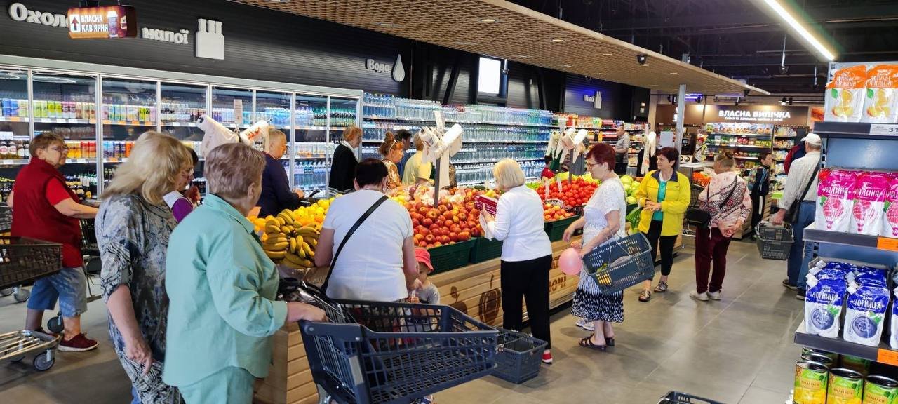 У Бучі відкрили відновлений магазин мережі АБТ: вже четвертий після деокупації 6