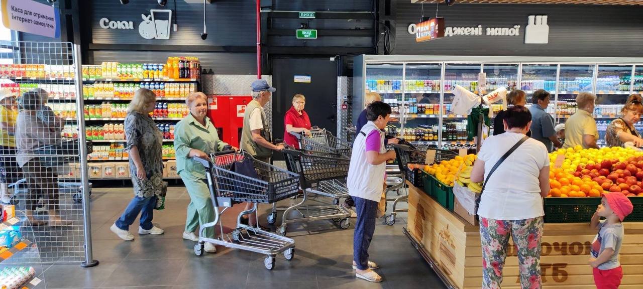 У Бучі відкрили відновлений магазин мережі АБТ: вже четвертий після деокупації 8