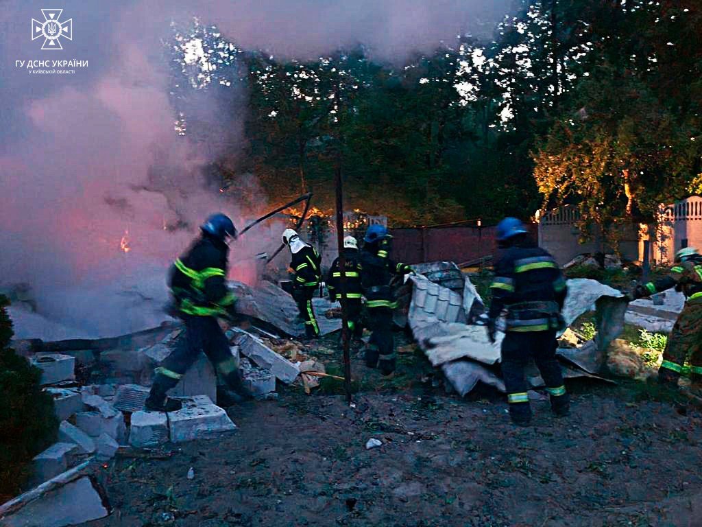 Наслідки ворожої атаки 2 червня: пошкоджені будинки, постраждали 11-річна дитина 1