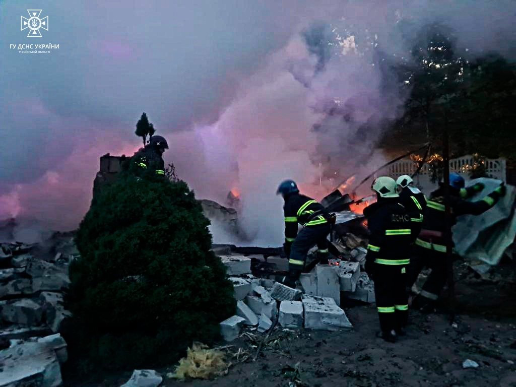 Наслідки ворожої атаки 2 червня: пошкоджені будинки, постраждали 11-річна дитина 3