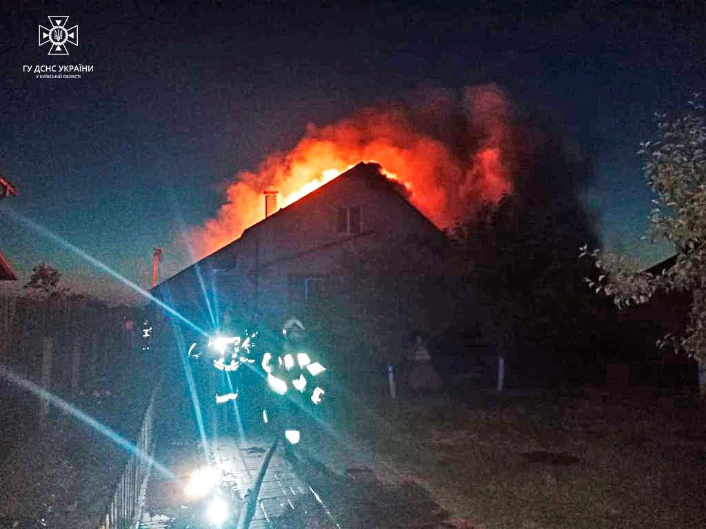 Наслідки ворожої атаки 2 червня: пошкоджені будинки, постраждали 11-річна дитина 4