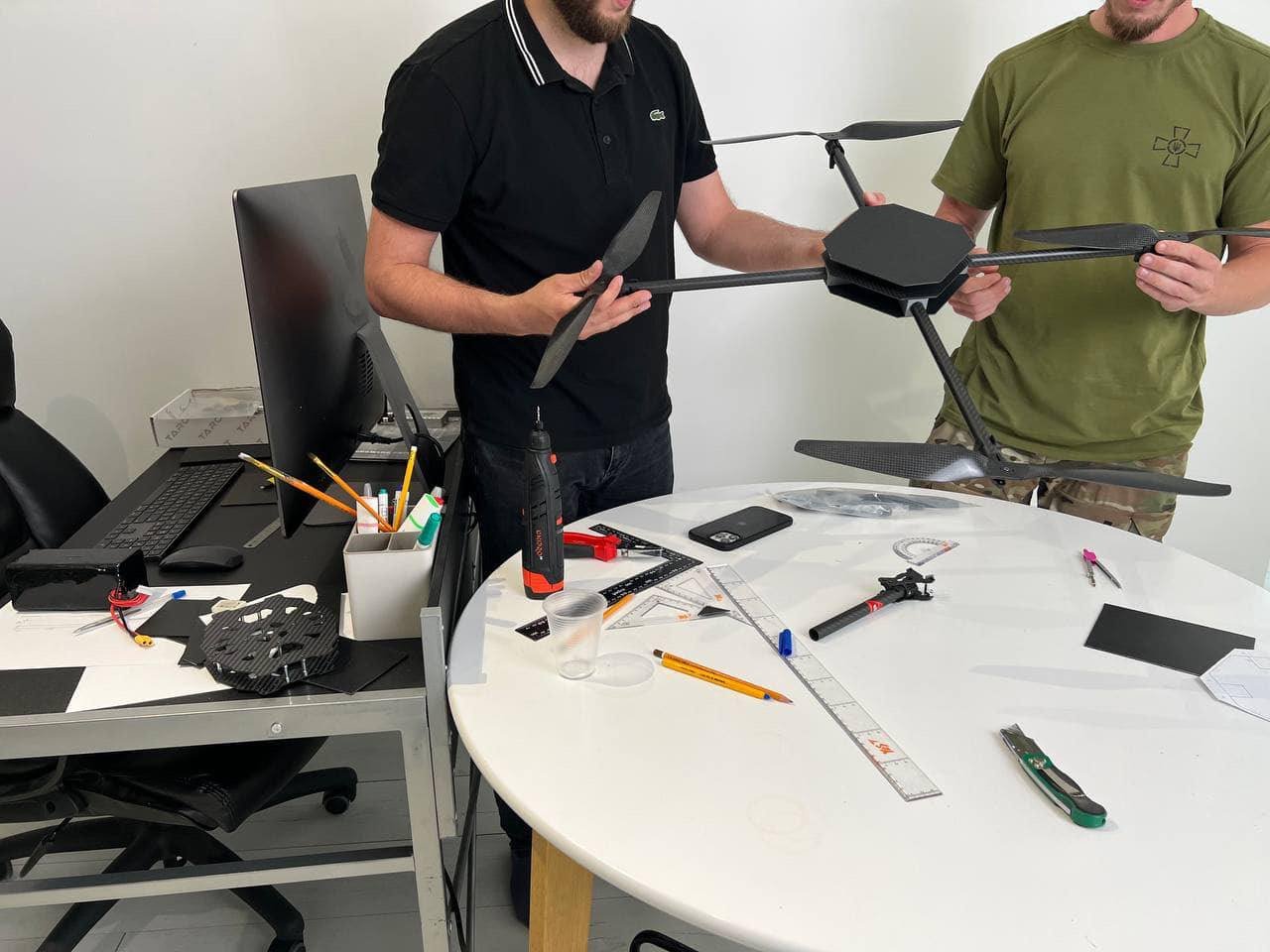 Підприємці створюють вітчизняні ударні та розвідувальні безпілотники 3