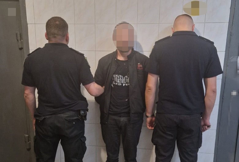 У Києві посеред парку "Кіото" вбили чоловіка 2