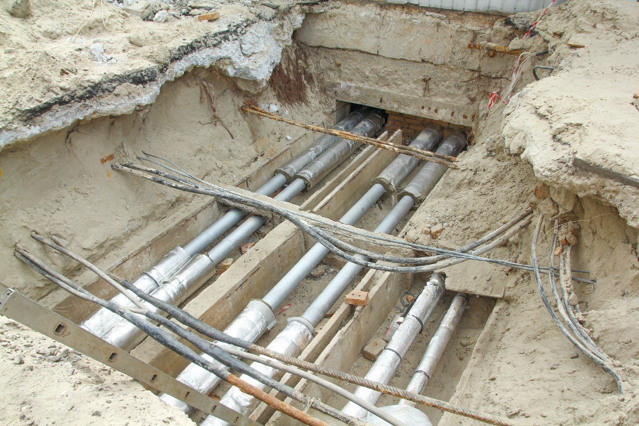 У Києві продовжують заміни аварійних тепломереж: де ускладнено рух 3