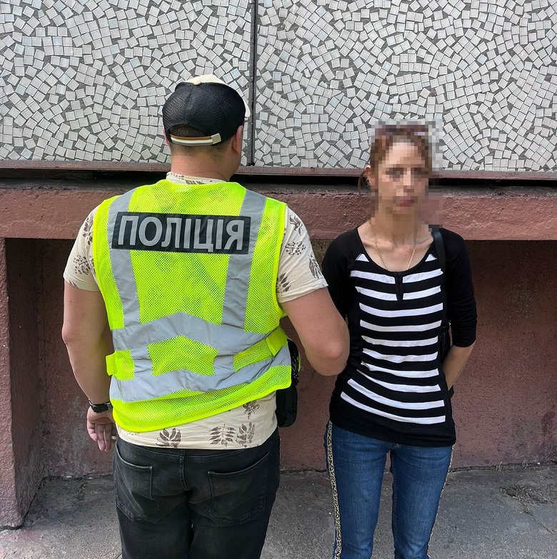 У Києві в пенсіонерки вкрали золоті зуби, прикраси та 200 000 гривень 1