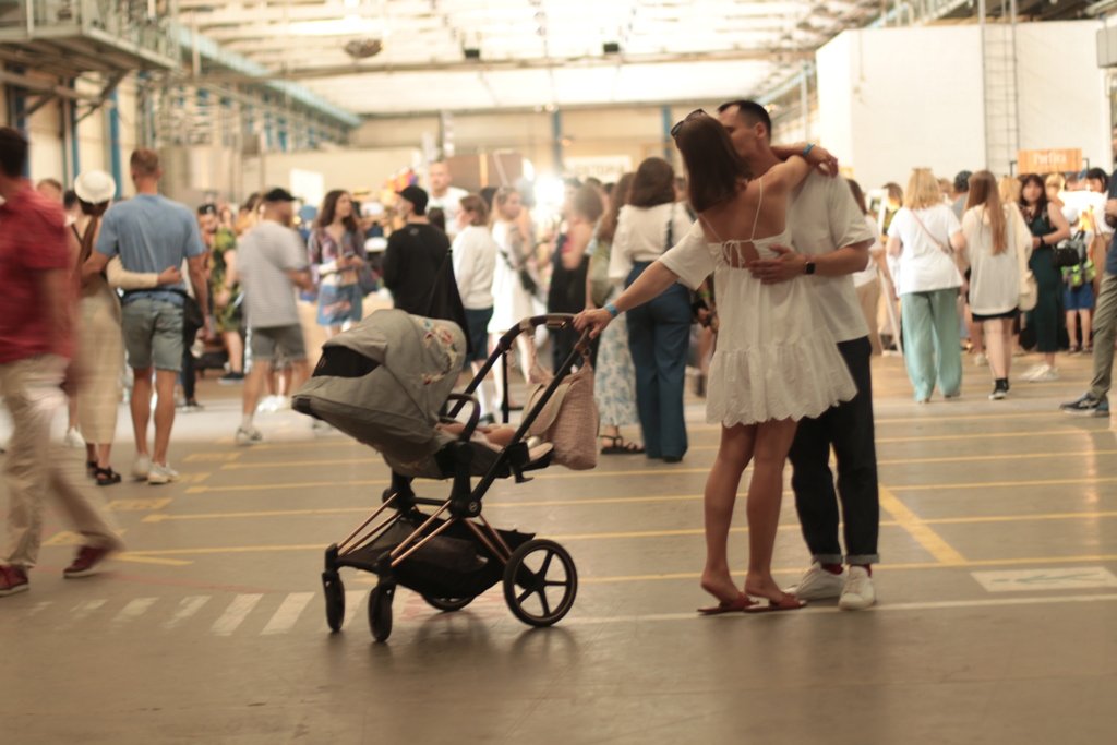 Олімпійський масштаб, танці під зливою та 600 000 за перший день: як у Києві почався благодійний Кураж 2