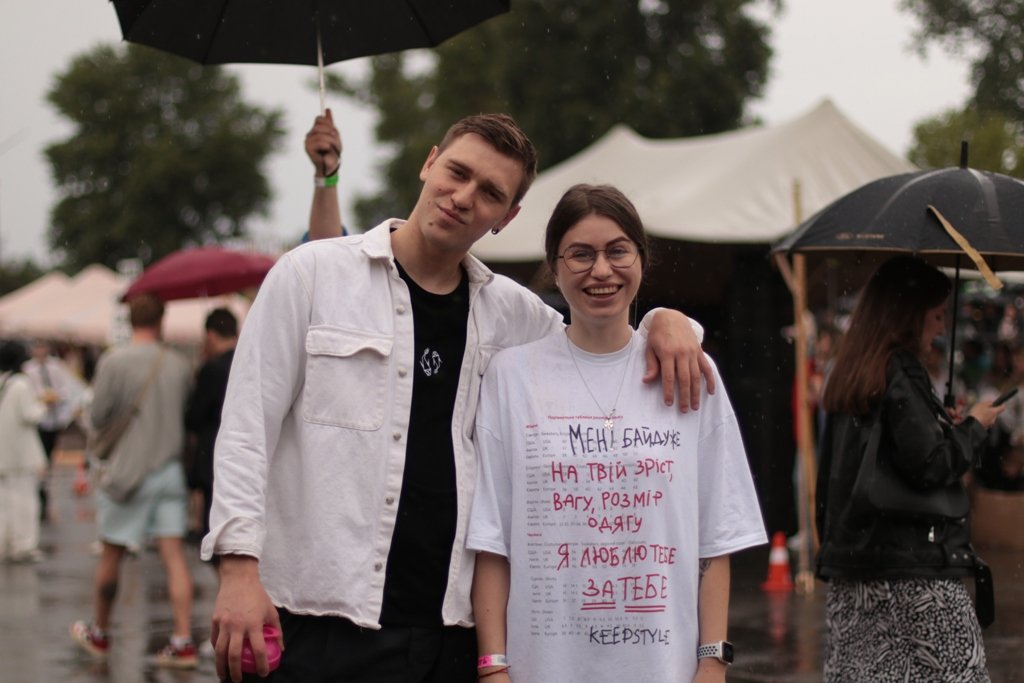 Олімпійський масштаб, танці під зливою та 600 000 за перший день: як у Києві почався благодійний Кураж 23