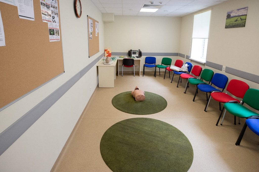 У Києві відремонтували приміщення Відділення екстреної медичної допомоги № 13: як зараз виглядає 8