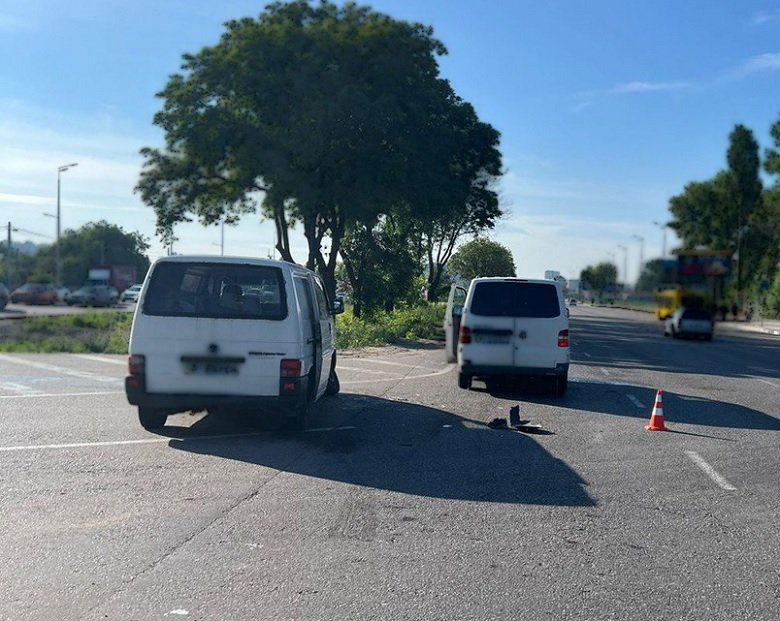 У Києві водійка мікроавтобуса насмерть збила чоловіка на пішохідному переході 2