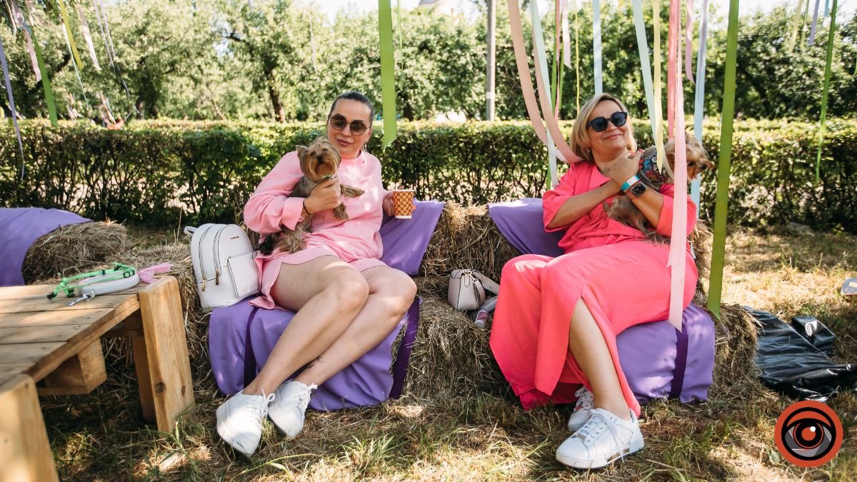 У Києві на ВДНГ працює новий артпростір UYAVA: як виглядає та які артисти зіграють благодійні концерти 2