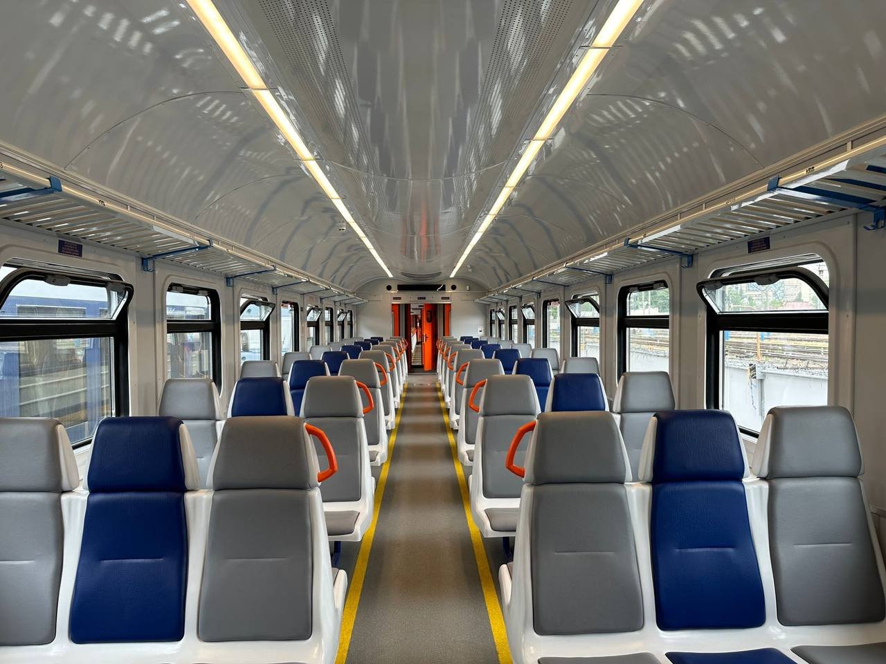 З Києва запустили оновлений приміський електропоїзд ЕД9М: як курсуватиме 2