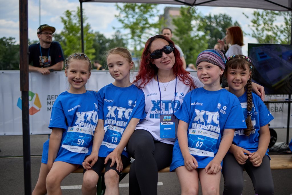 У Києві більше сотні дітей, співаки PARFENIUK і SHADU, олімпійський чемпіон Жан Беленюк змагались у "Хто перший" 7