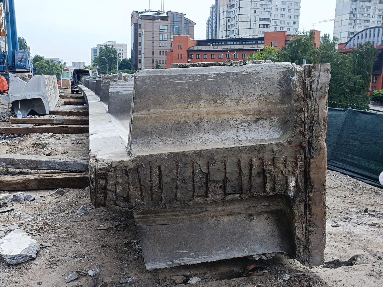 Як у Києві просувається реконструкція Дегтярівського шляхопроводу 1