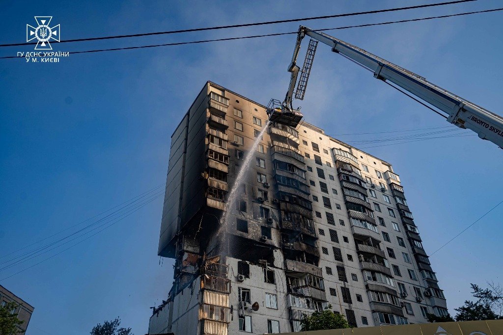 У Києві внаслідок вибуху в багатоповерхівці вже три загиблих: пошуково-рятувальна операція триває 1