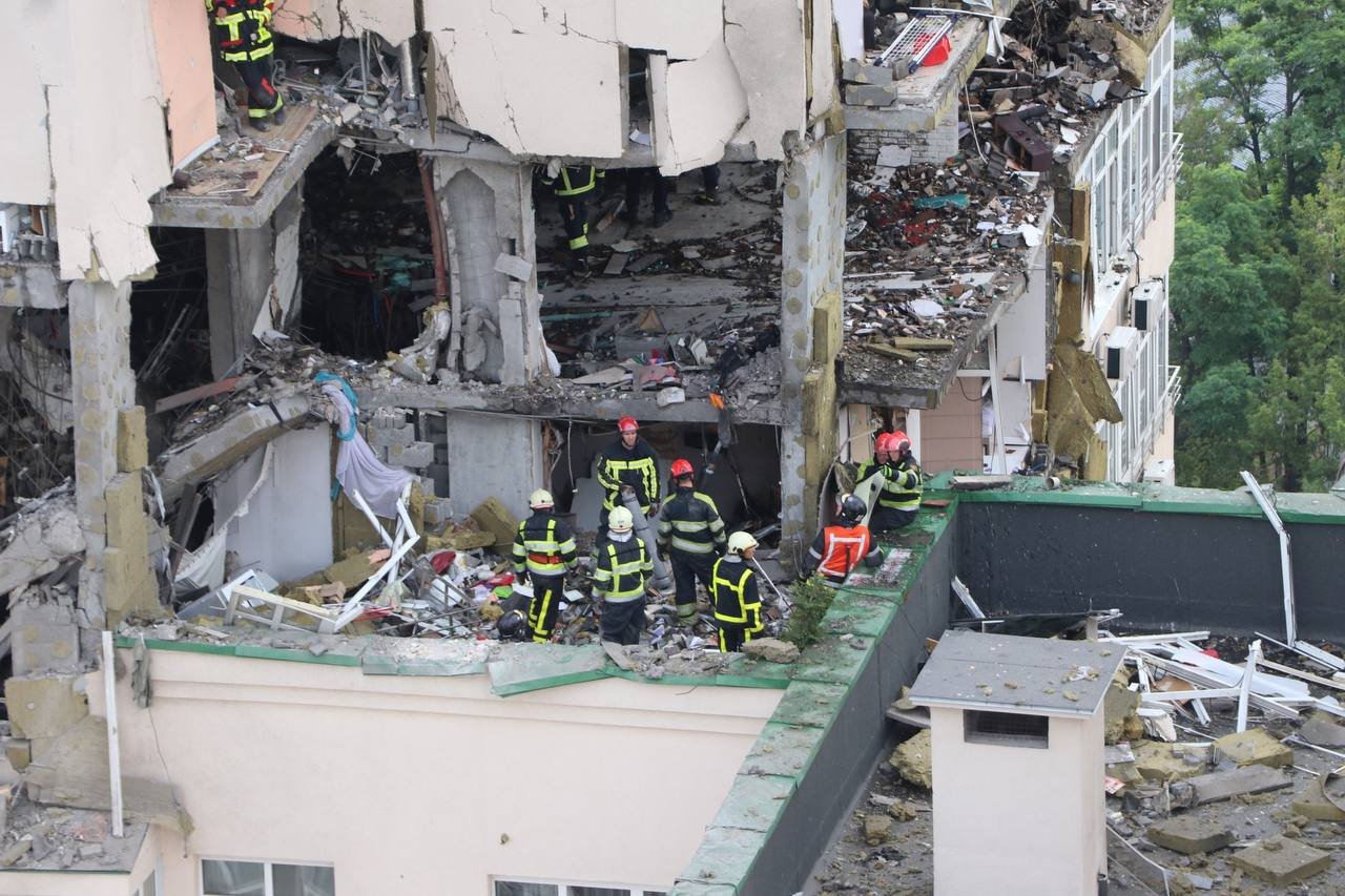 Ракетний удар по Києву 24 червня: зруйнована багатоповерхівка, є загиблі 4
