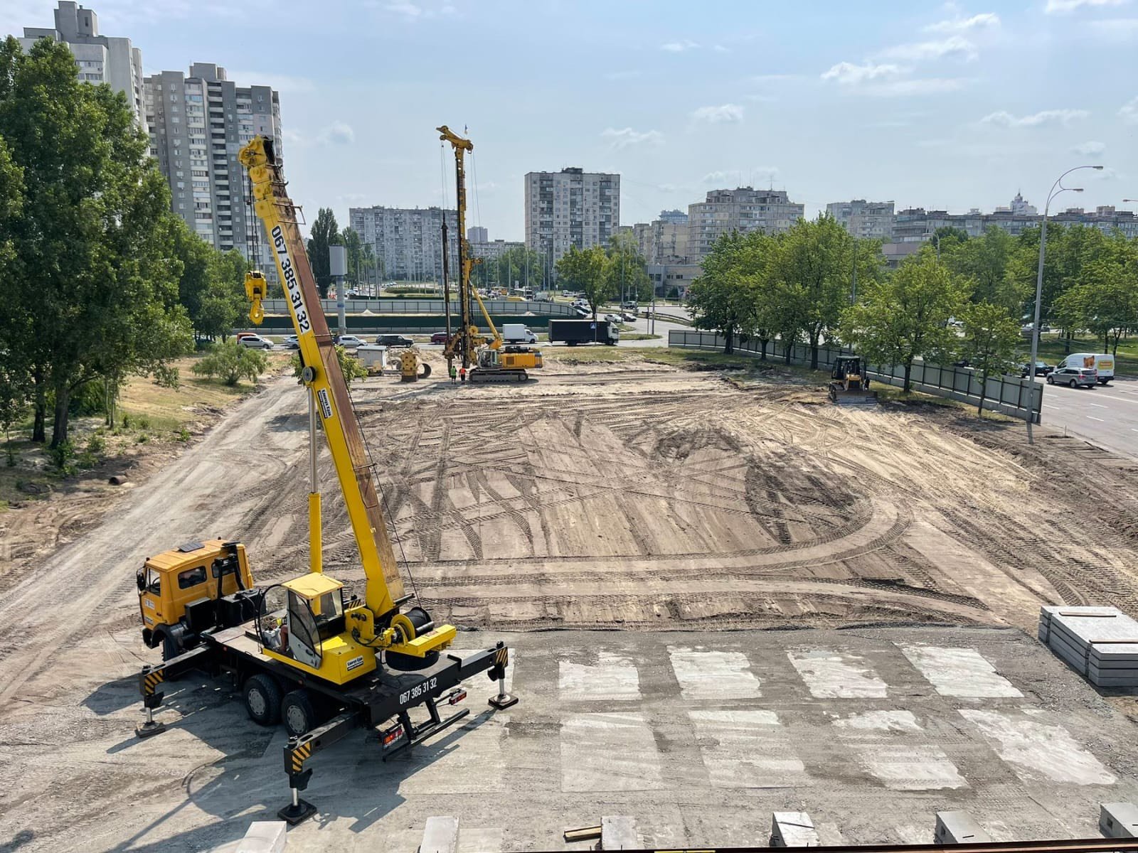 У Києві на Оболоні змінили схему розмітки та обмежили рух: де будують новий шляхопровід 1