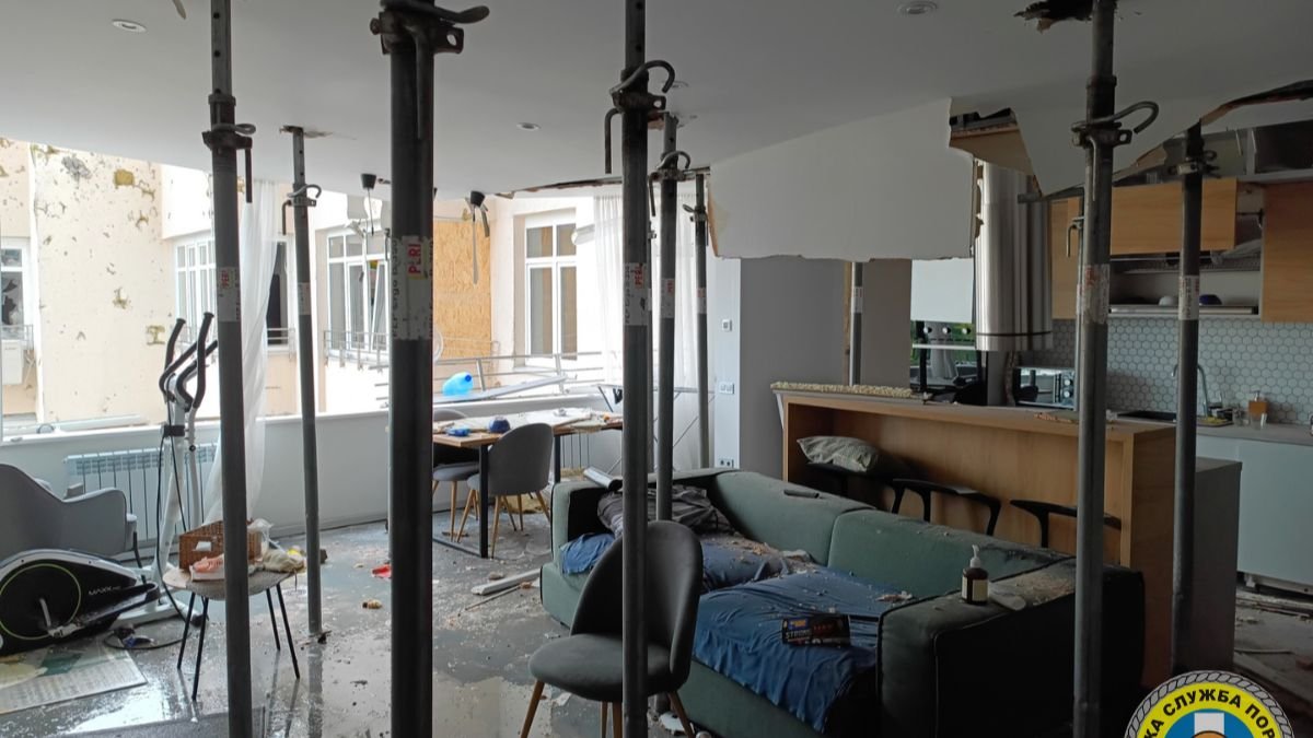 У Києві завершили розбір завалів та аварійних конструкцій багатоповерхівки в Солом'янському районі 1