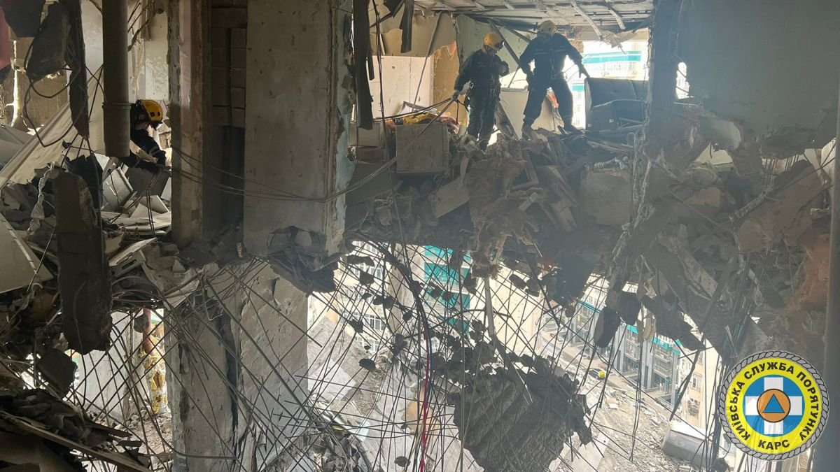 У Києві завершили розбір завалів та аварійних конструкцій багатоповерхівки в Солом'янському районі 2