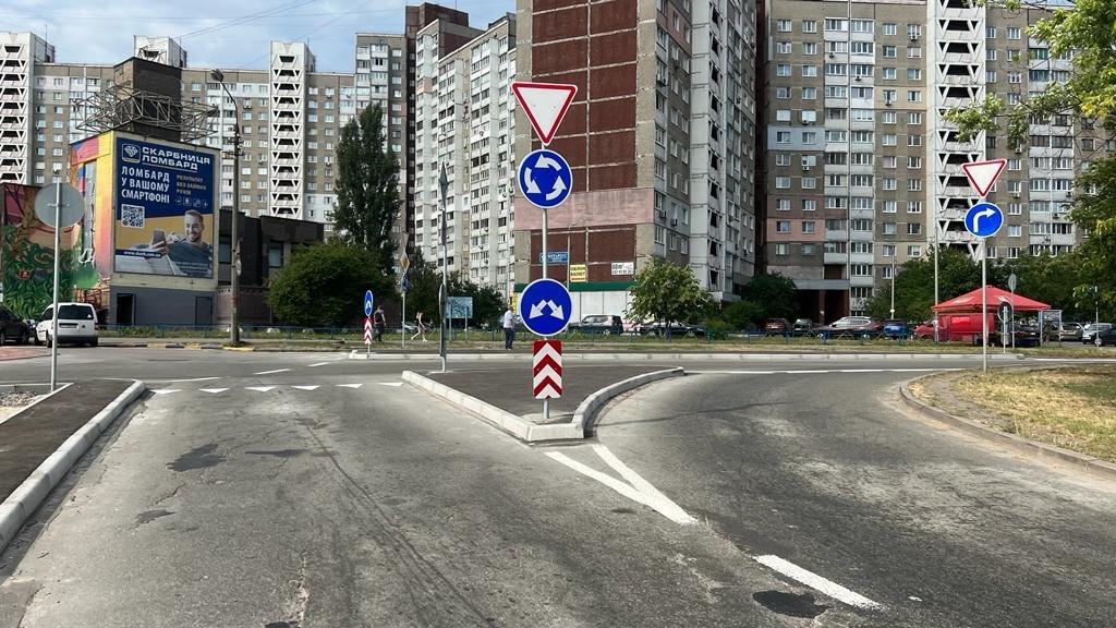 У Києві облаштували вже 11 нових кільцевих розв’язок 4