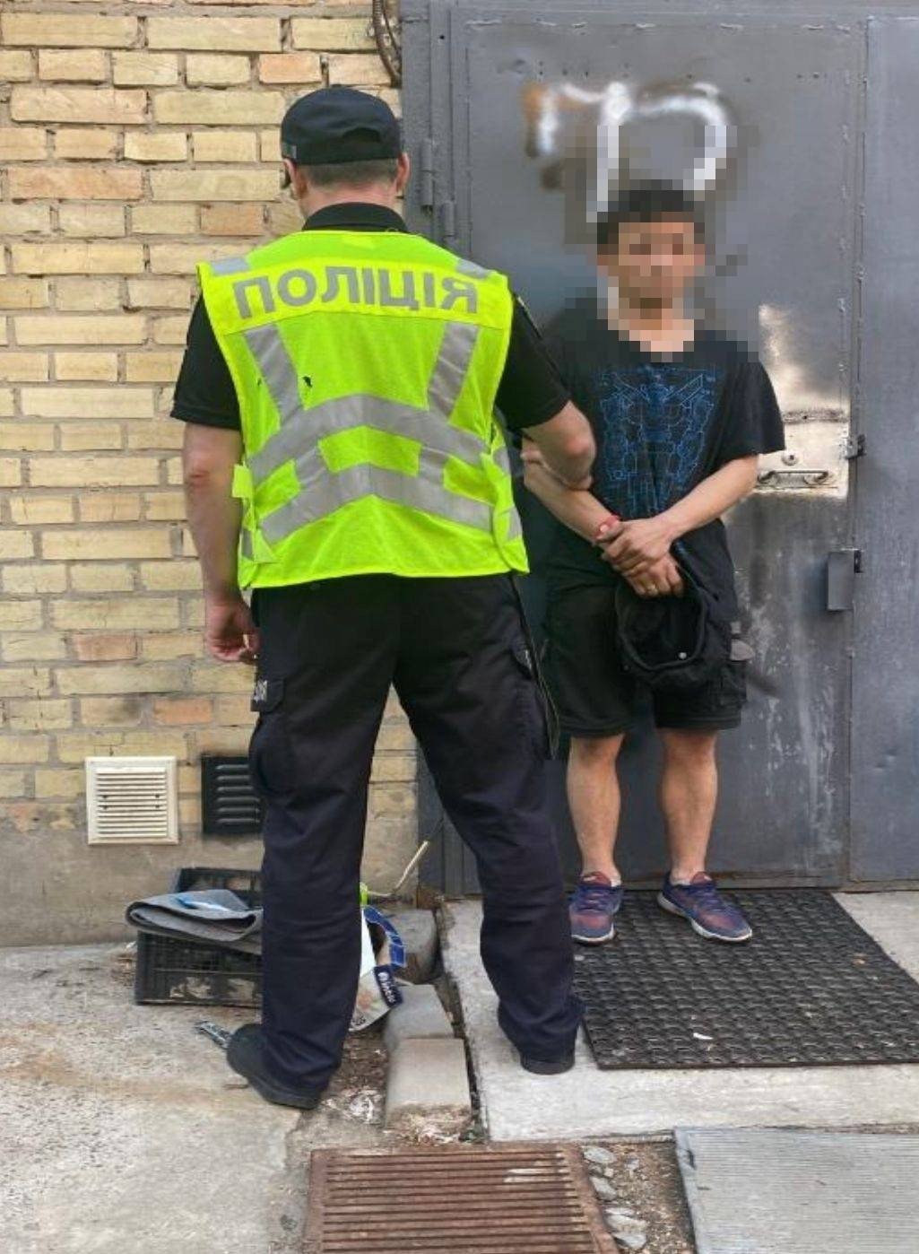 У Києві чоловік викрадав електросамокати ти розбирав їх на запчастини 3