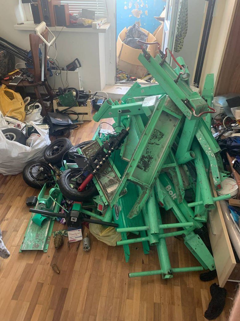 У Києві затримали серійного крадія електросамокатів 2