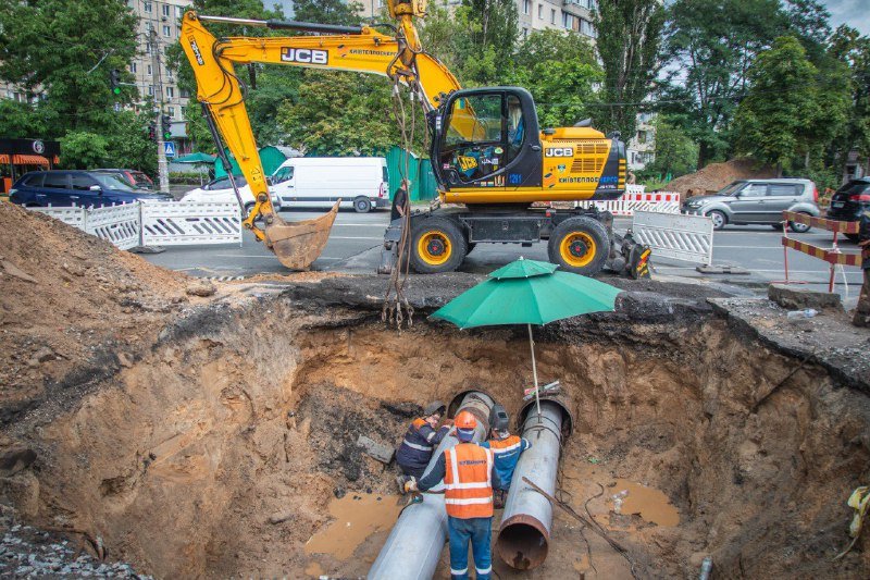 У Києві на Виноградарі замінили застарілу тепломережу: скілько будинків забеспечили теплом 3