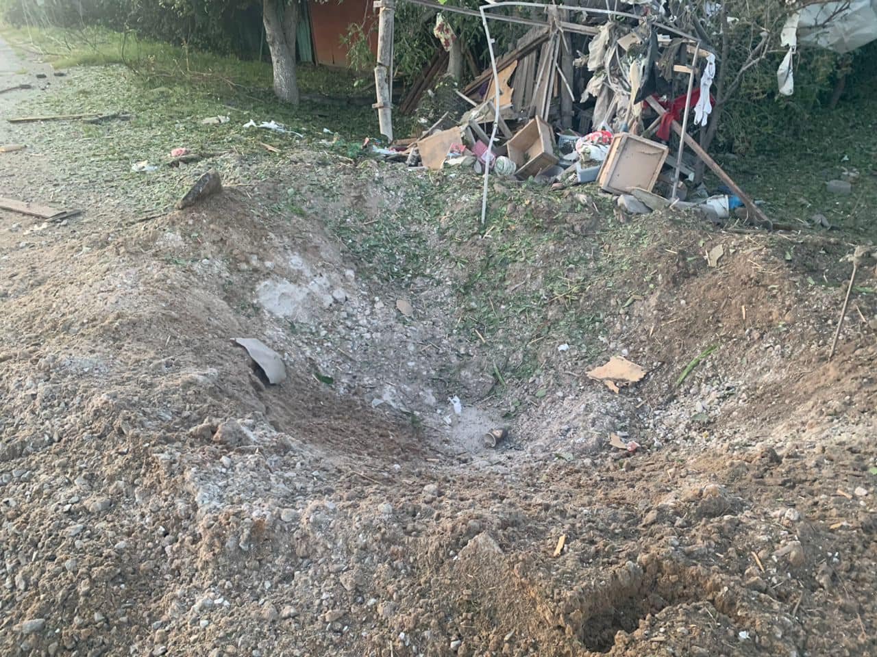 Уламки збитих ворожих дронів впали на Київщині: наслідки 1