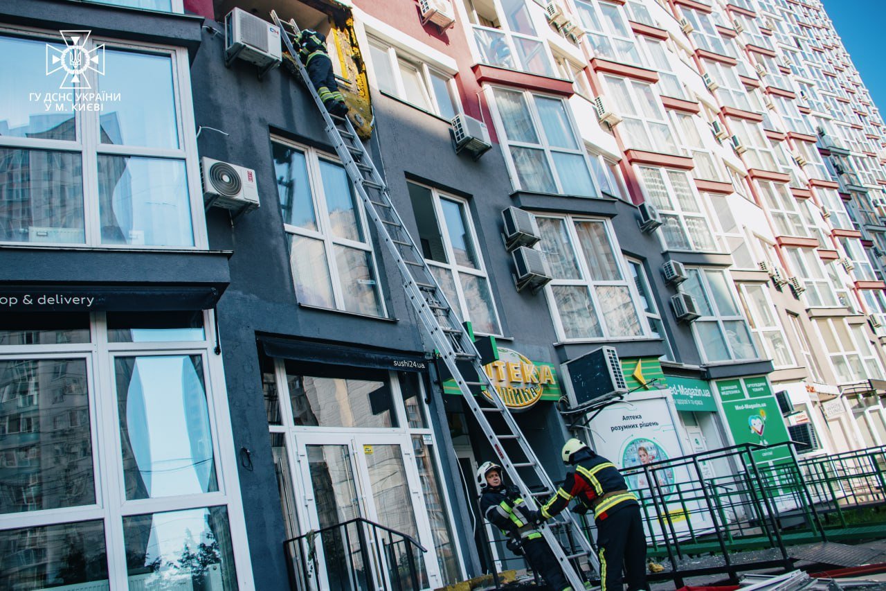 У Києві на Позняках стався вибух в багатоповерхівці 4