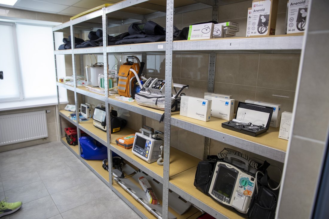 У Києві капітально відремонтували відділення швидкої в Оболонському районі: як зараз виглядає 6