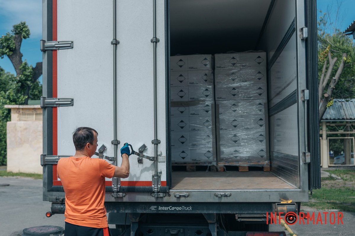 Корпорація “АТБ” передала лікарні Мечникова 15 тисяч санітарних наборів 1