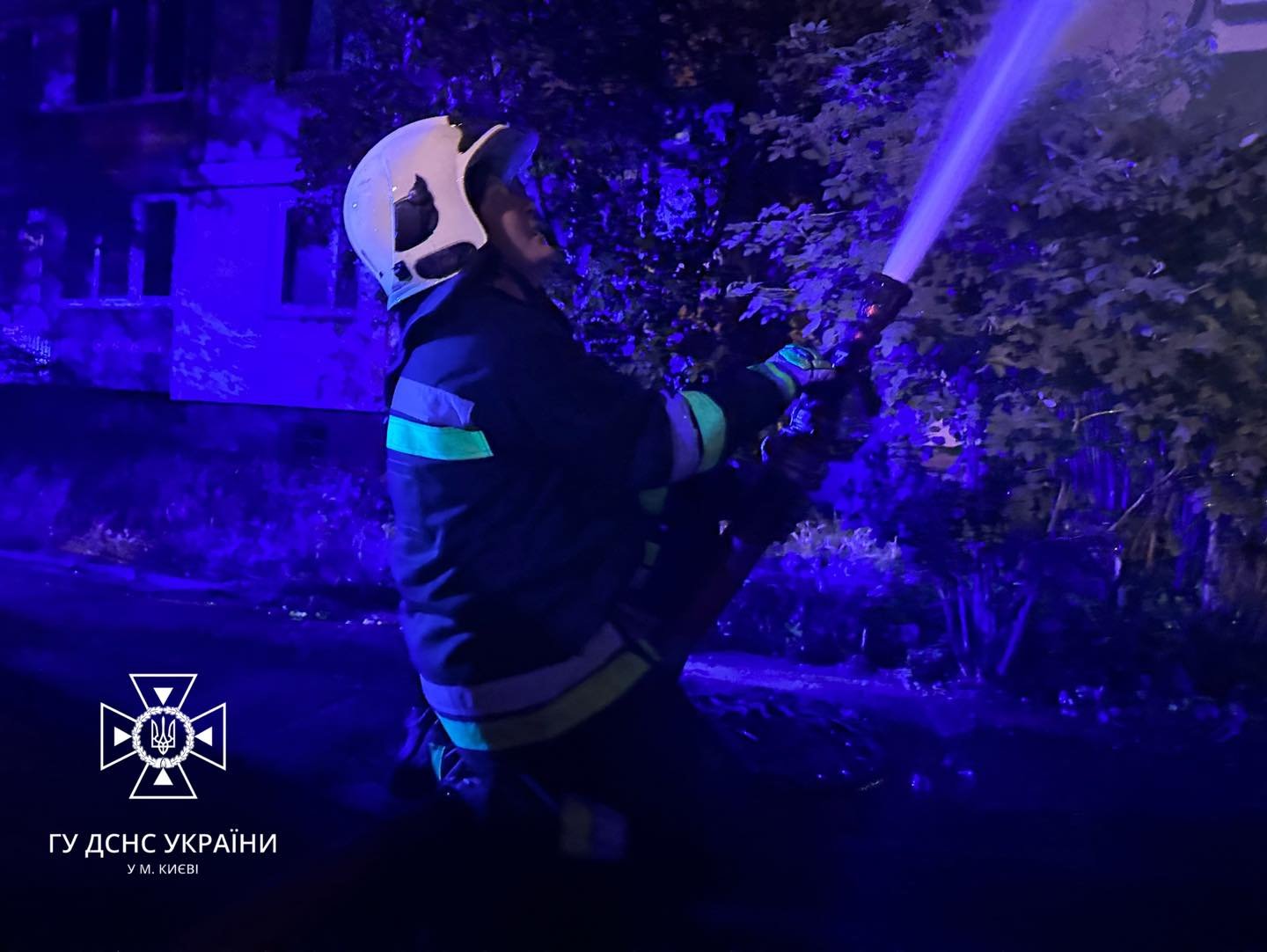 У Києві в палаючій квартирі загинула людина 1
