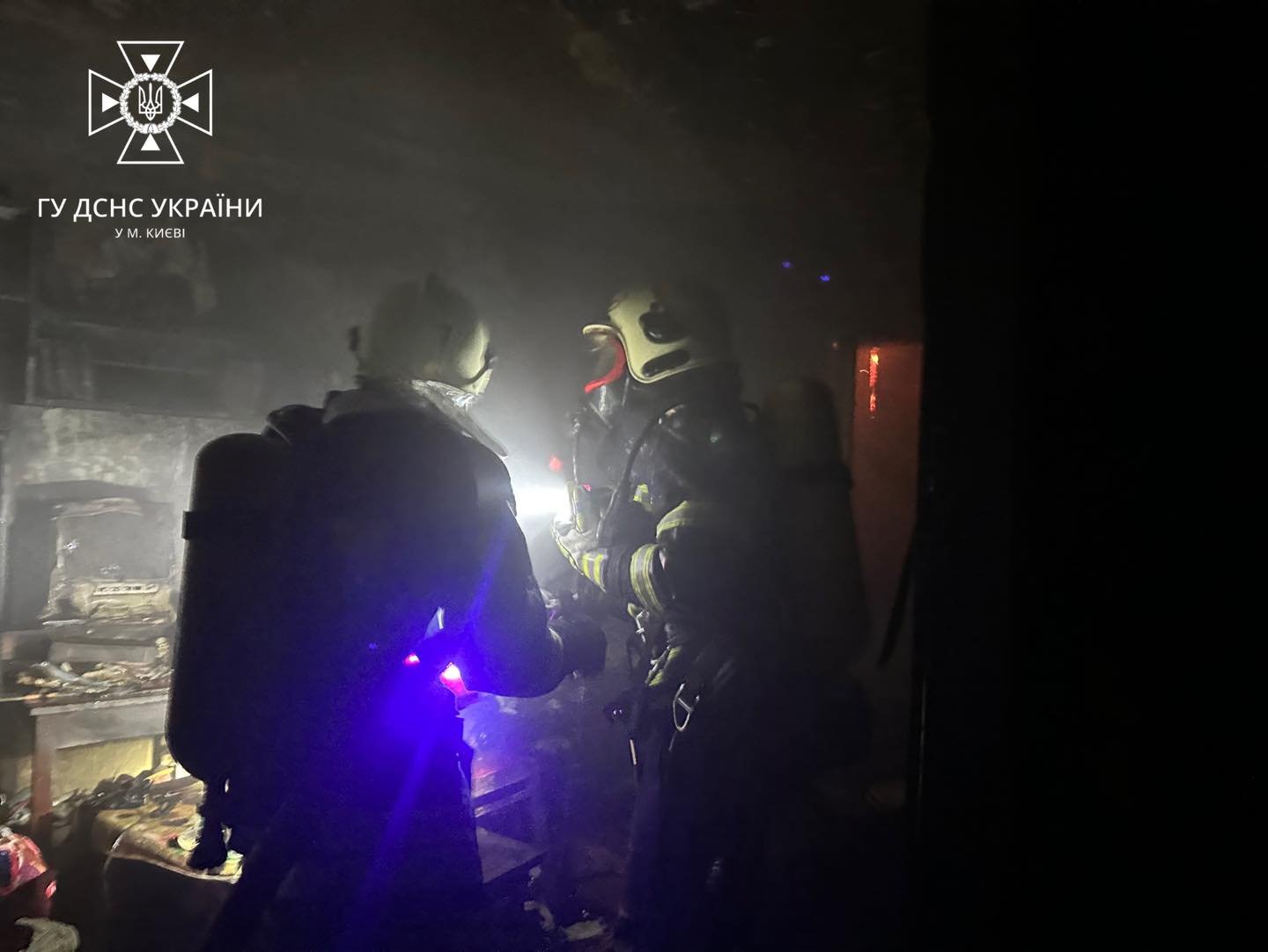 У Києві в палаючій квартирі загинула людина 5