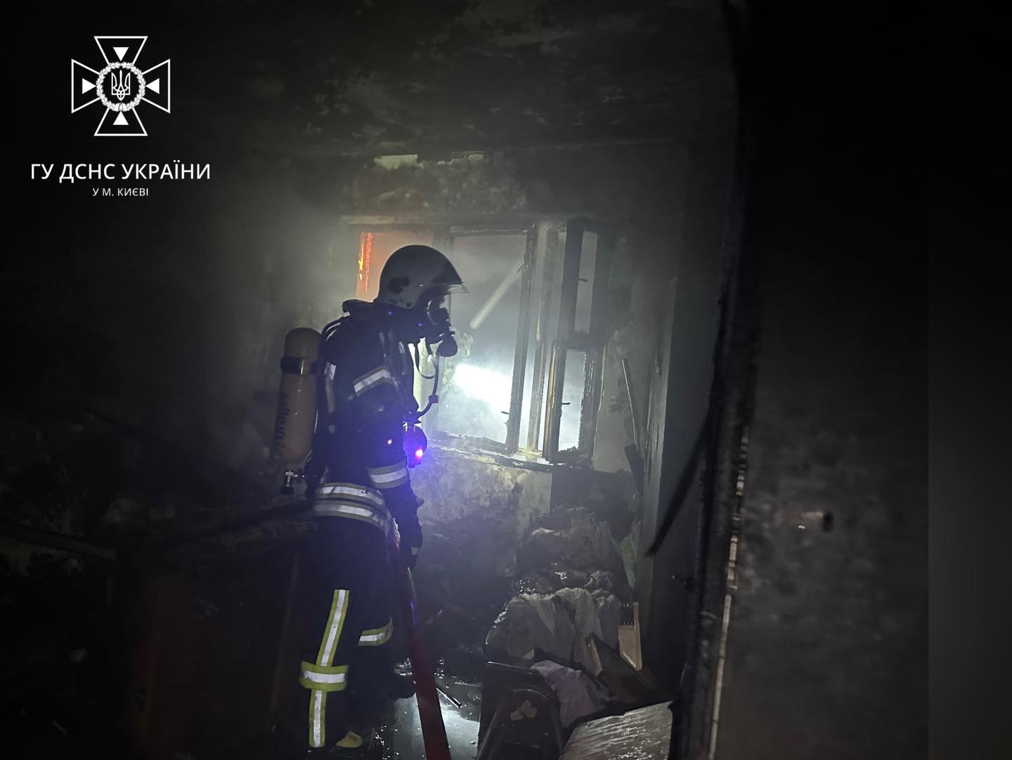 У Києві в палаючій квартирі загинула людина 6