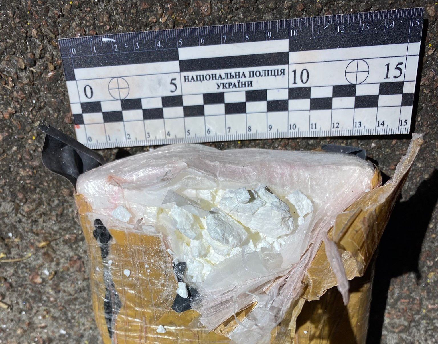 У Києві затримали наркодилера, який ховав кілограм кокаїну в обшивці авто 4