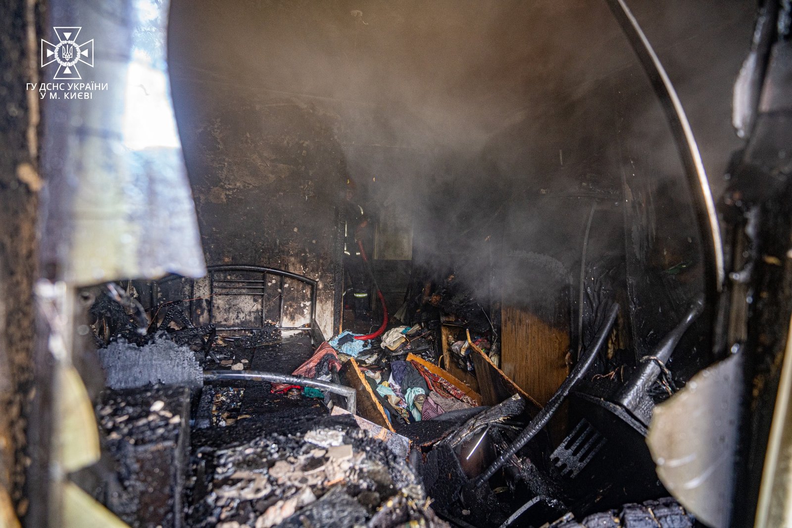 У Києві на Шулявській загорілась квартира: жильців будинку евакуювали 1